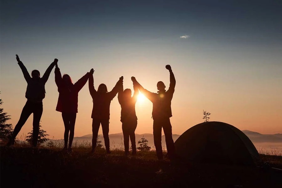 Οι νέοι ξαναγράφουν τους κανόνες της ενηλικίωσης 