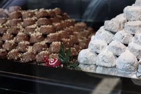 Πόσα κιλά παίρνουμε τελικά τα Χριστούγεννα; Τι λέει η επιστήμη 