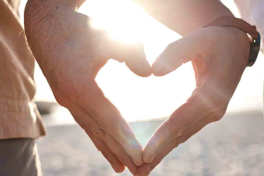 Πώς να μετατρέψεις έναν καλοκαιρινό έρωτα σε κανονική σχέση σε 6 βήματα 