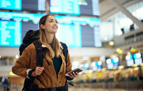 Τι είναι τα mystery trips και γιατί το 2026 πολλοί θα ταξιδέψουν στο «άγνωστο με βάρκα την ελπίδα»