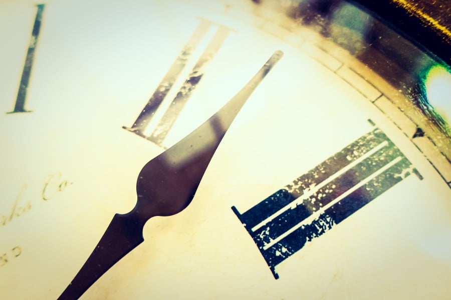 Ανακαλύφθηκε αρνητικός χρόνος: Τι είναι το απίστευτο φαινόμενο που επιβεβαίωσε η επιστήμη