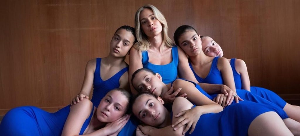 Η Νατάσσα Μποφίλιου παρουσιάζει το music video  του «Όλα Τέλεια»