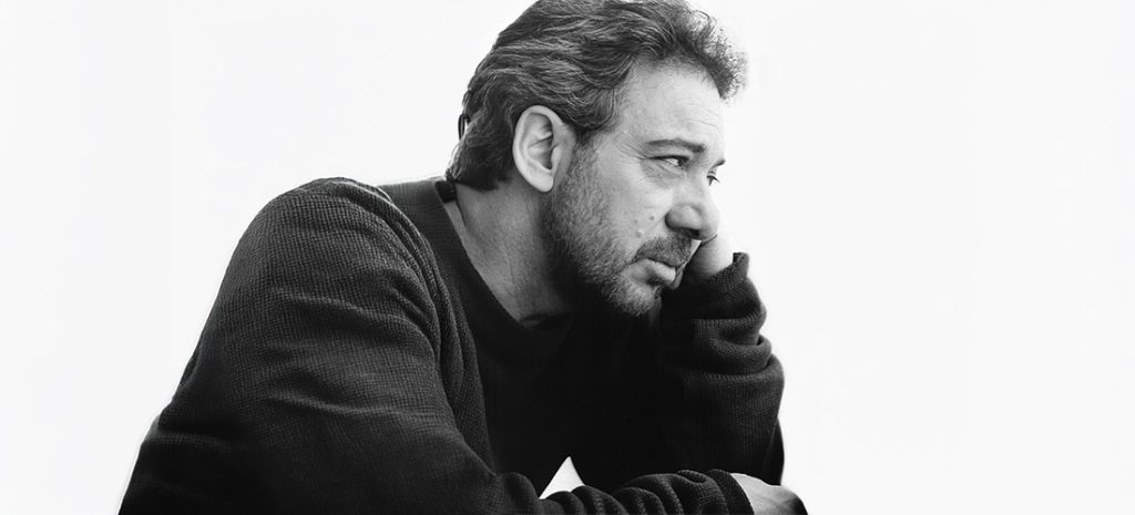 Αντώνης Βαρδής, «Με Μια Αγκαλιά Τραγούδια»