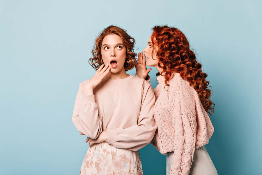 To κουτσομπολιό είναι μορφή κοινωνικής ευφυΐας, όχι μικροπρεπής αμαρτία - Tι αποκαλύπτει νέα έρευνα 