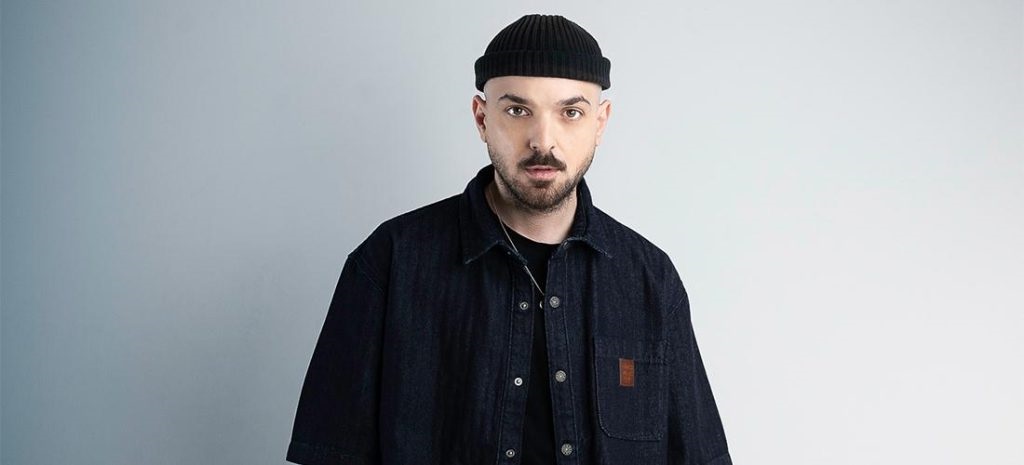 Ο APON παρουσιάζει το πολυαναμενόμενο νέο τραγούδι «Ρεμπέτικο»