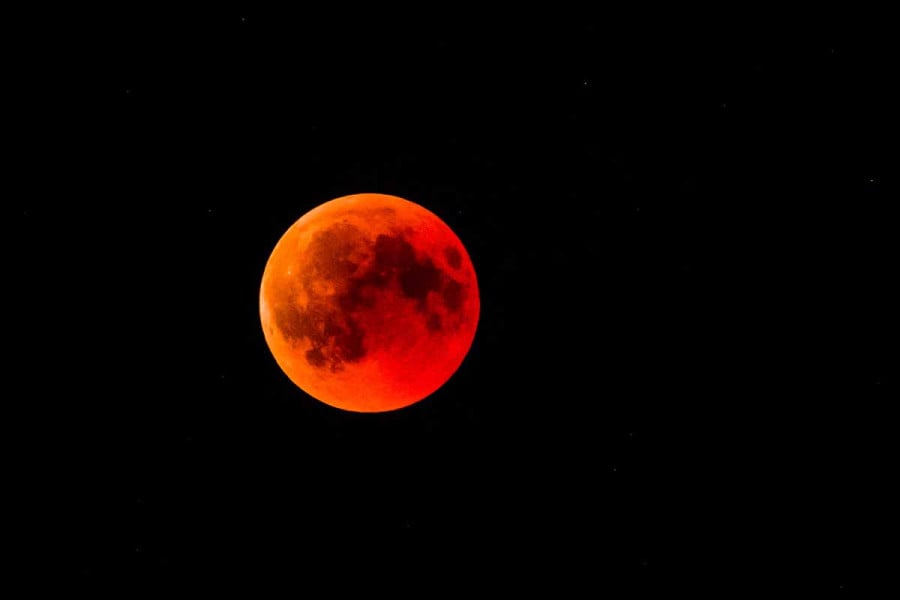 Πανσέληνος Σεπτεμβρίου: Το Φεγγάρι του Καλαμποκιού γίνεται… Blood Moon 