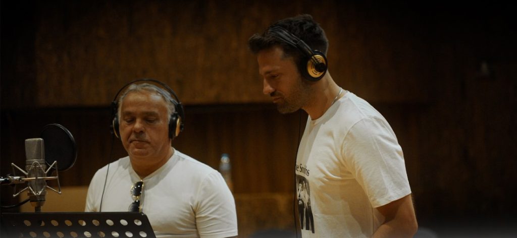 Ο Κωνσταντίνος Αργυρός συναντά τους Gipsy Kings  του Andre Reyes στο «Atardecer»