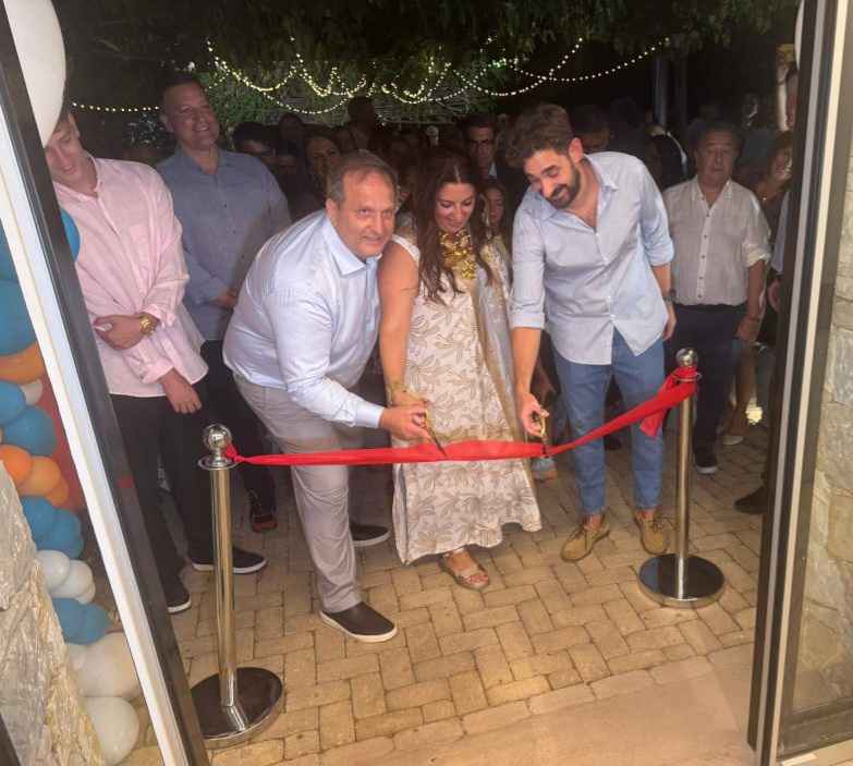 Εγκαίνια της κτηνιατρικής κλινικής Χαλανδρίου του Θανάση Κατσιλήρα