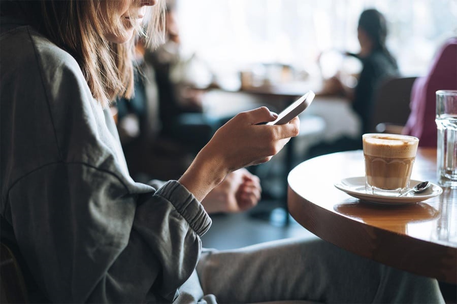 Τρία σημάδια που «φωνάζουν» τοξικότητα στα dating apps 