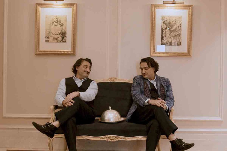 Ο Βασίλης Χαραλαμπόπουλος το καλοκαίρι θα έχει δύο αφεντικά - 7/8 στο Θέατρο Αρχαίας Ήλιδας 