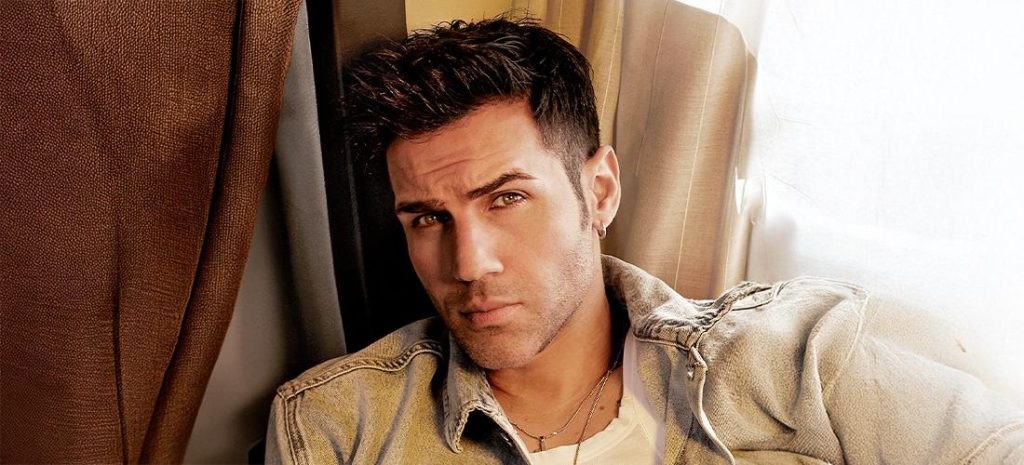 Ο Πέτρος Ιακωβίδης, επανέρχεται δυναμικά και… ανάβει «Καπνογόνα»