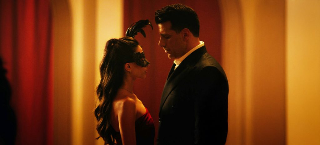 Θοδωρής Φέρρης «ντύνει» τη νέα του σαρωτική επιτυχία «Είπες»