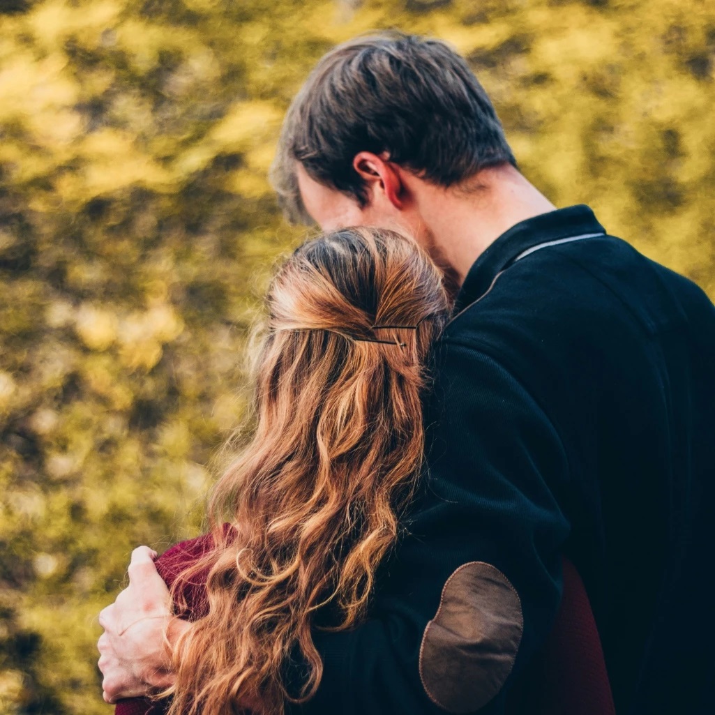 8 φράσεις που καταστρέφουν την εμπιστοσύνη στη σχέση, σύμφωνα με ψυχολόγους του Χάρβαρντ